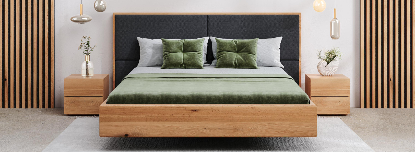 S čalouněním a úložným prostorem